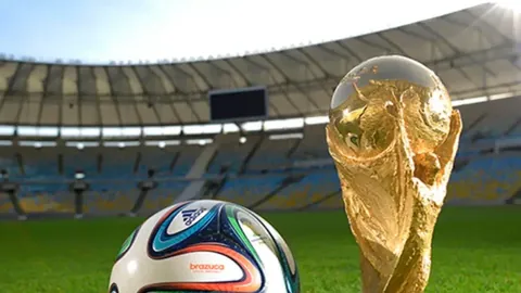 大黄蜂欧冠次回合2-2战平塞维利亚，哈兰德双响锁定八强席位