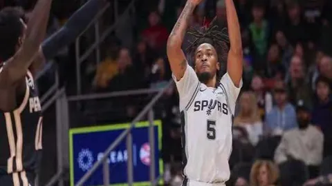 德媒披露：岁凯尔与德国主持人克莱因费尔特恋情遭曝光